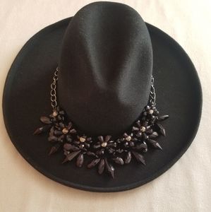 Black flowers Nacklece